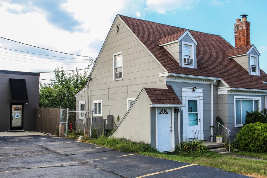 More Photos Of 2961 Prynne St, Keego Harbor Apartments For Sale