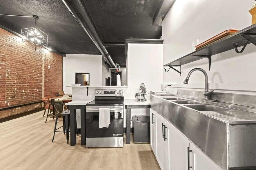 More Photos Of 136 Court St, Binghamton Apartments For Sale
