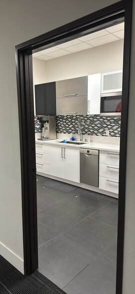 More Photos Of 22750 Hawthorne Blvd, Torrance Unknown For Lease