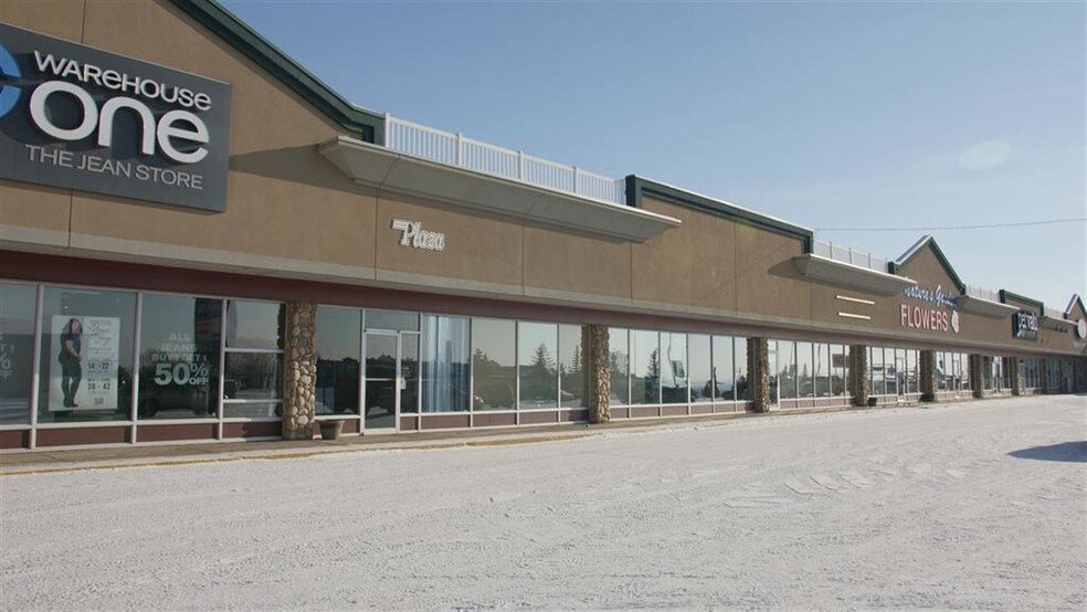 More Photos Of 4341 50 St, Drayton Valley Storefront For Lease