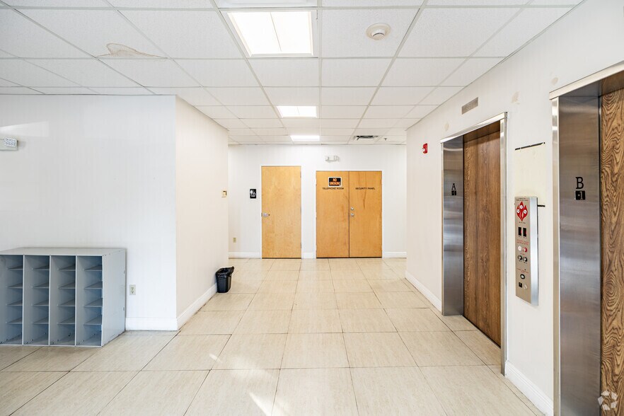 More Photos Of 3745 Broadway, Fort Myers Medical For Lease