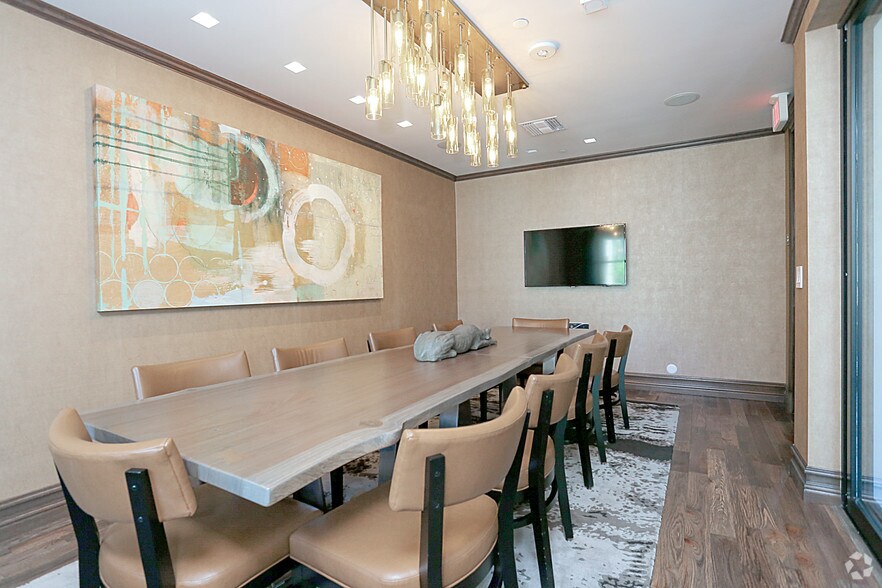 More Photos Of 9400 Corbin Ave, Northridge Apartments For Lease