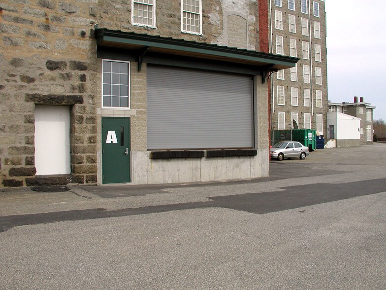 More Photos Of 657 Quarry St, Fall River Freestanding For Lease