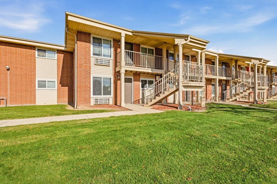 More Photos Of 2770-3030 E Edgerton Ave, Cudahy Apartments For Sale