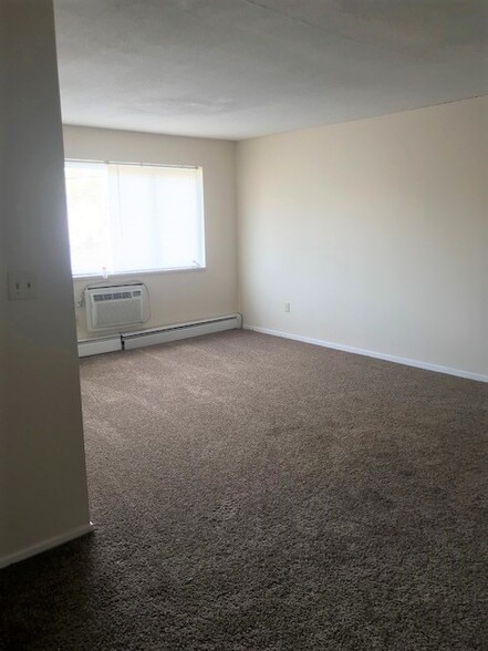 More Photos Of 2360 Noble Rd, Cleveland Heights Apartments For Sale