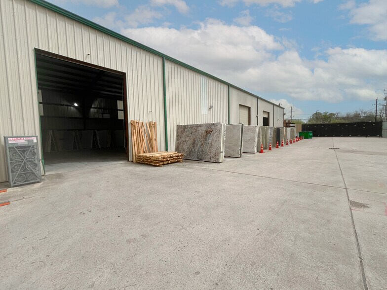 More Photos Of 2950 Preston Ave, Pasadena Unknown For Lease