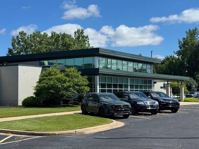 More Photos Of 3350 Broadmoor Ave SE, Grand Rapids Medical For Lease