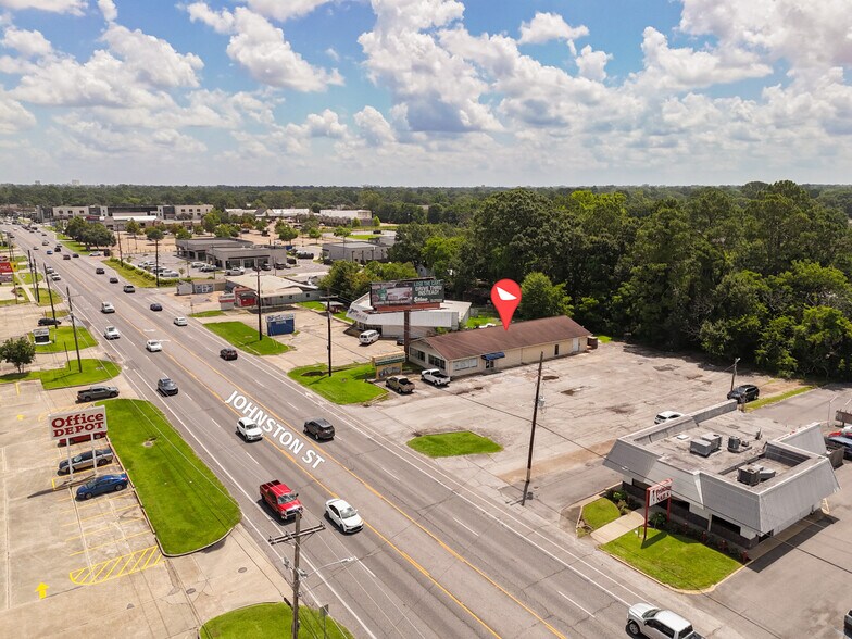 More Photos Of 4545 Johnston St, Lafayette Freestanding For Sale