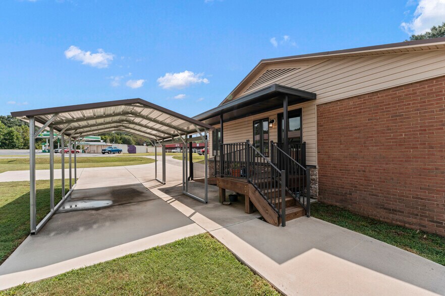 More Photos Of 128 Killian Farm Rd, Stanley Medical For Lease