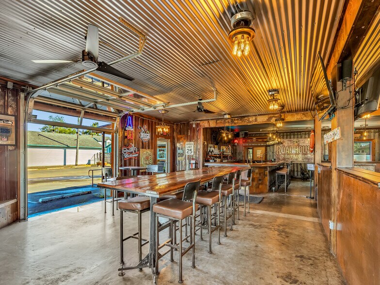 More Photos Of 780 US-101, Chinook Restaurant For Sale