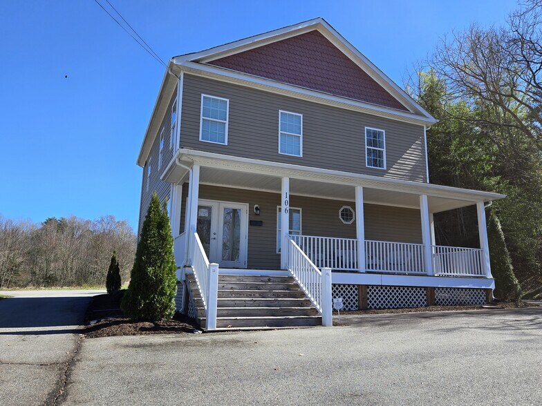 Primary Photo Of 106 N Bridge St, Farmville Medical For Sale