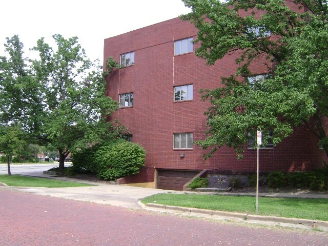 More Photos Of 509-511 W Capitol Ave, Springfield Office For Sale