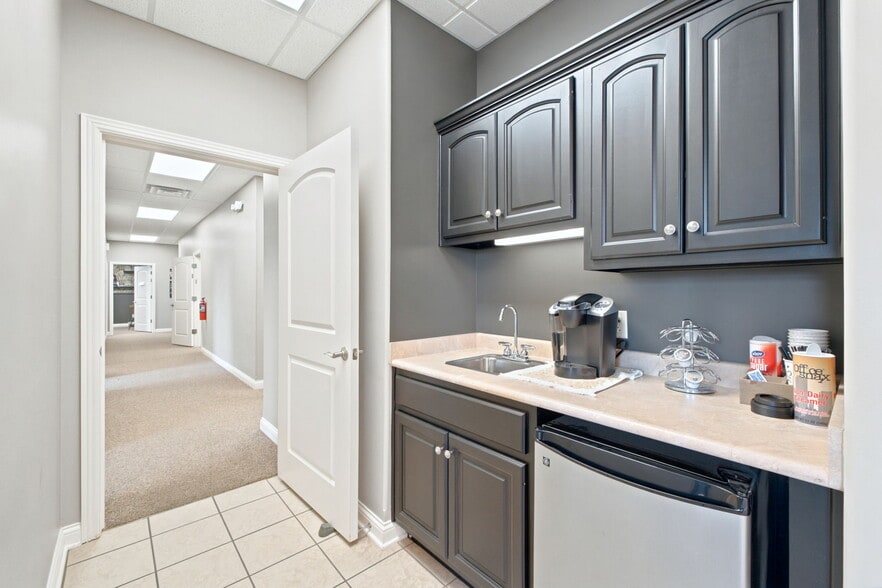 More Photos Of 9109 Stellhorn Crossing Blvd, Fort Wayne Office For Lease