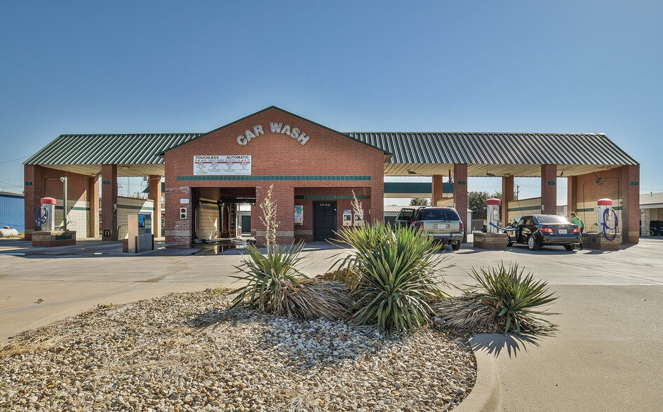 More Photos Of 1433 N Plaza Dr, Granbury Self Storage For Sale