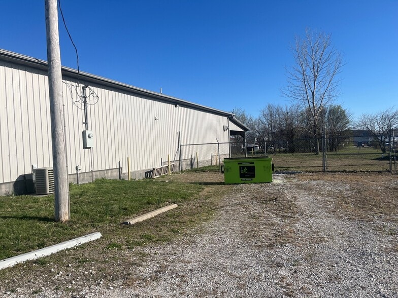 More Photos Of 3820 E 20th St, Joplin Specialty For Sale