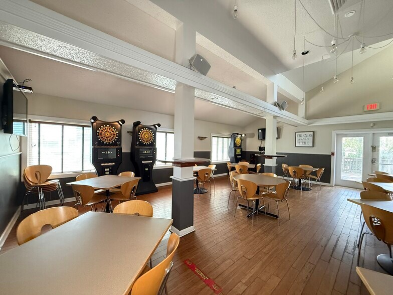 More Photos Of 7240-7286 Oswego Rd, Liverpool Restaurant For Sale