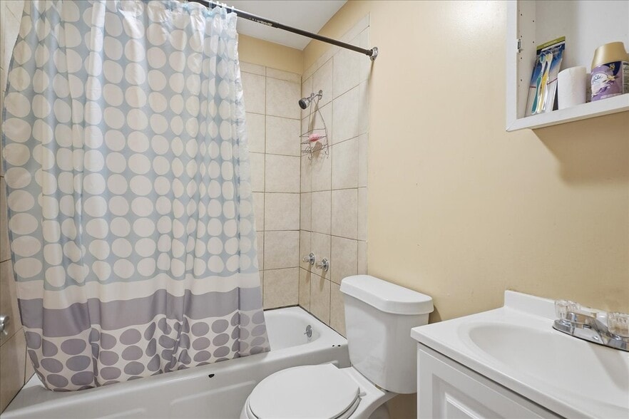 More Photos Of 18 Gandy Ave, Taylors Apartments For Sale