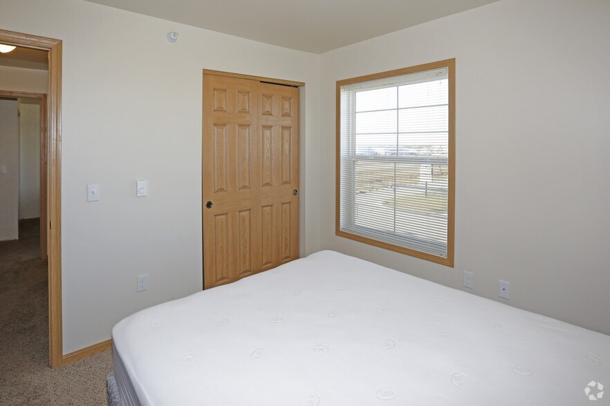 More Photos Of 501 12th Ave SE, Stanley Apartments For Lease