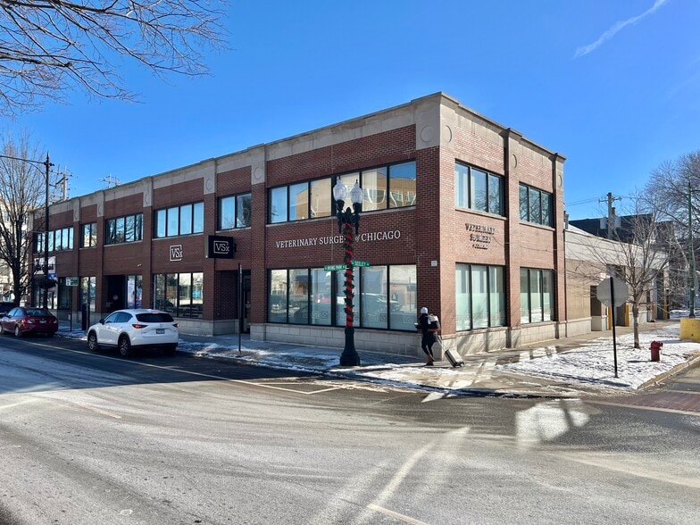 Primary Photo Of 2015-2019 W Irving Park Rd, Chicago Office For Lease