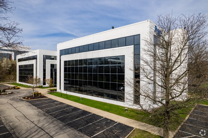 More Photos Of 1 Penn Center Blvd, Pittsburgh Unknown For Lease
