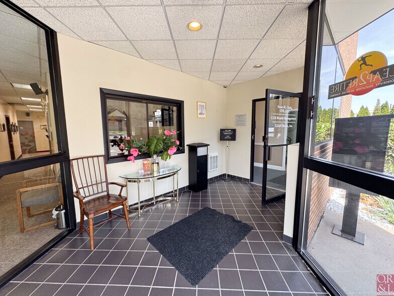 More Photos Of 72 Queen St, Southington Office For Lease