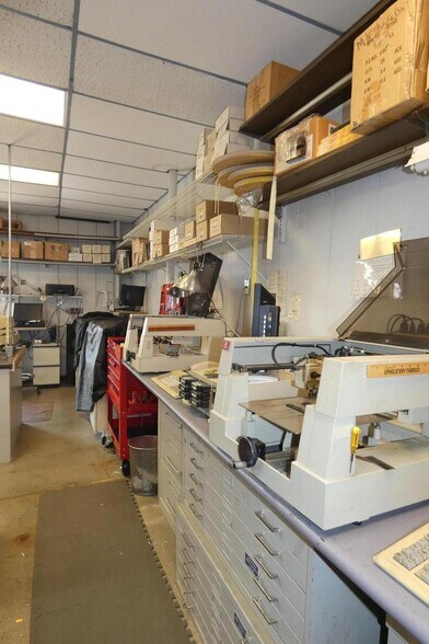More Photos Of 2410 S Cleveland Ave, Saint Joseph Flex For Sale