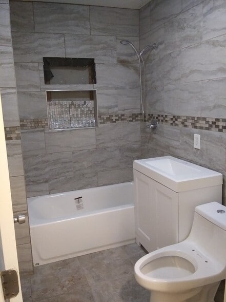 More Photos Of 1526 W Foothill Blvd, Rialto Hotel For Sale