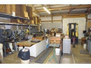 More Photos Of 315 Railroad St, Rockwell Warehouse For Lease