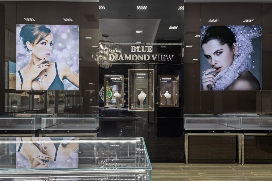 More Photos Of 256 Pharr Rd NE, Atlanta General Retail For Lease