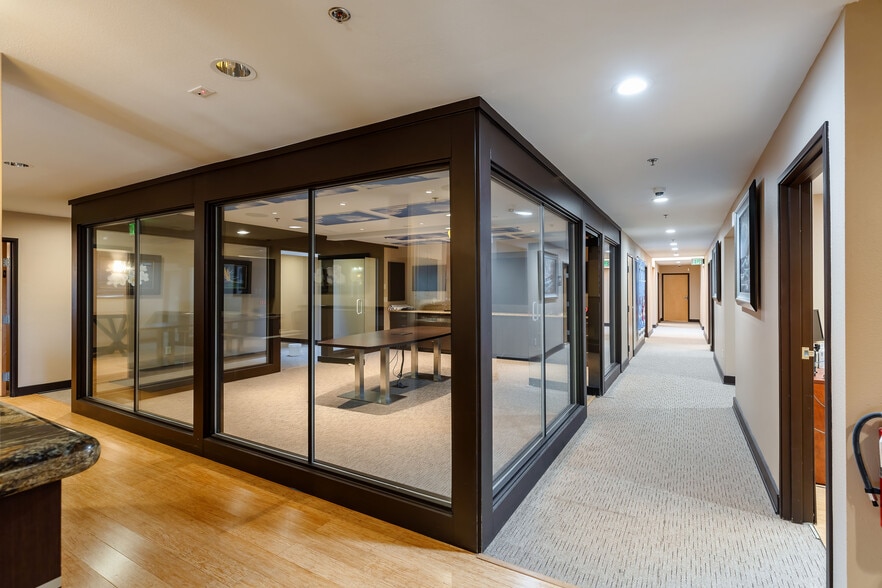 More Photos Of 4309 SW Oakridge Rd, Lake Oswego Medical For Sale