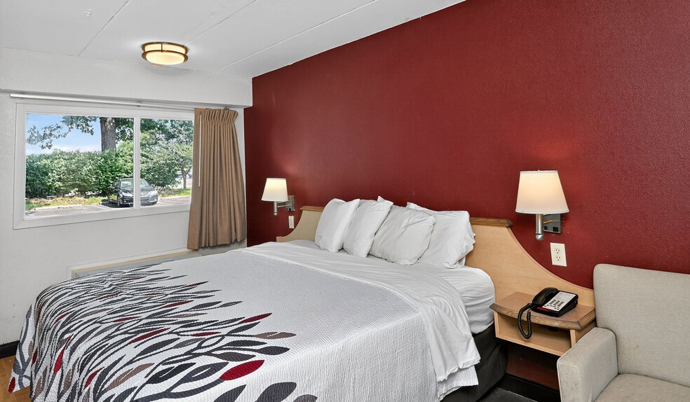 More Photos Of 2902 Cassopolis St, Elkhart Hotel For Sale