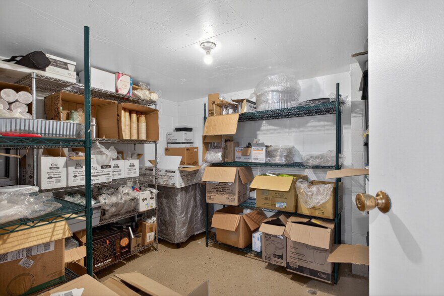 More Photos Of 124 S Brooklyn Rd, Napoleon Freestanding For Sale