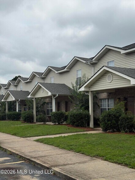 More Photos Of 2718 Bartlett Ave, Pascagoula Apartments For Sale