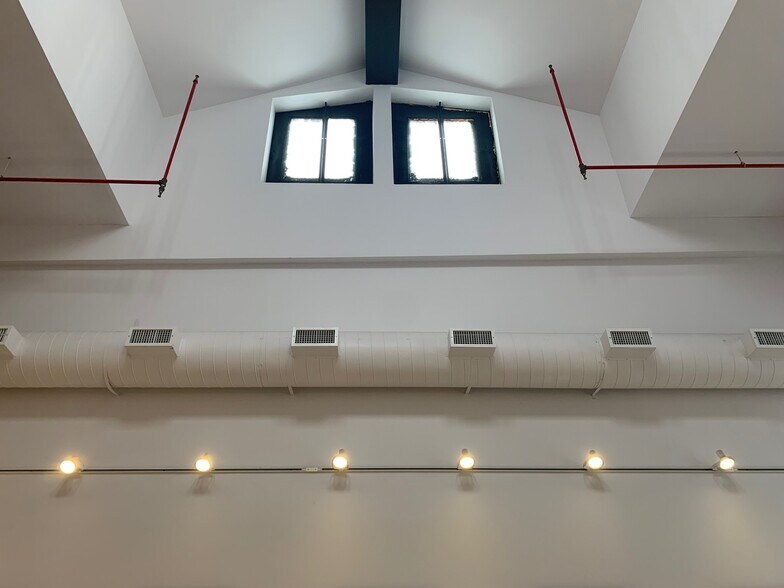 More Photos Of 1544-1556 Dekalb Ave, Brooklyn Warehouse For Lease