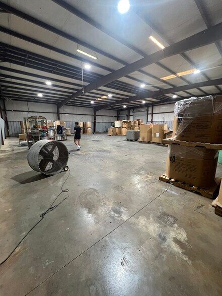More Photos Of 2012 Last St, Statham Warehouse For Sale
