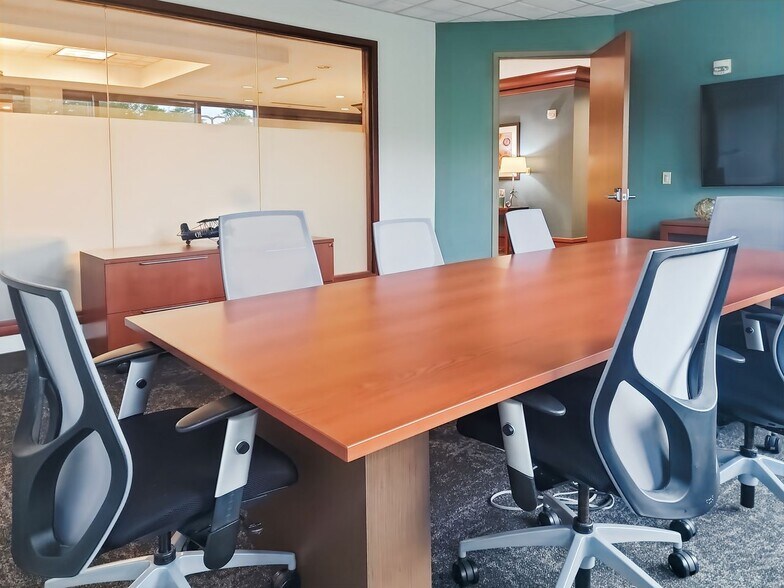 More Photos Of 2550 Meridian Blvd, Franklin Coworking Space