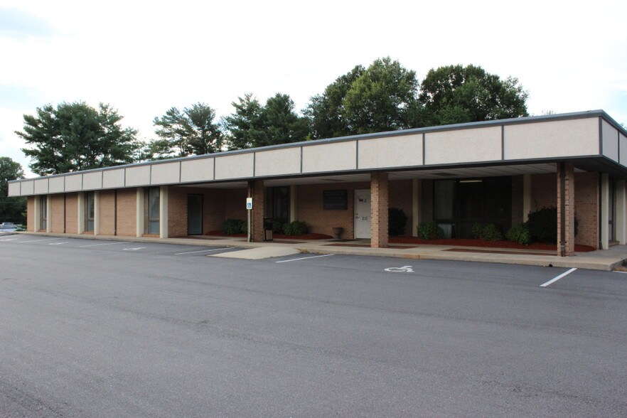 More Photos Of 210 13th Avenue Pl NW, Hickory Medical For Lease