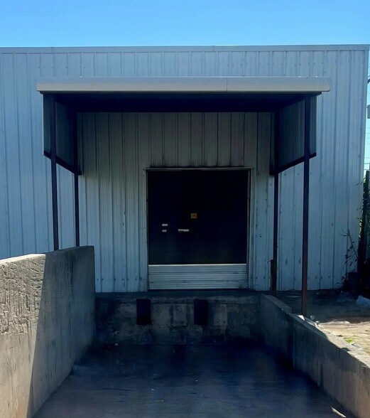 More Photos Of 215 N Western Ave, Oklahoma City Warehouse For Lease