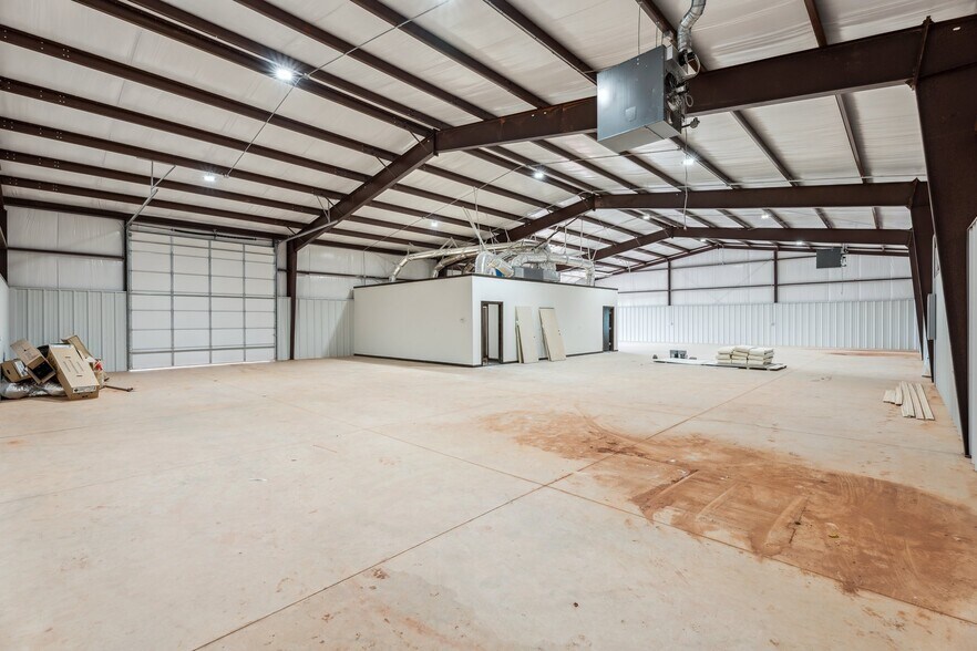 More Photos Of 5286 NE Highway 33, Guthrie Warehouse For Sale