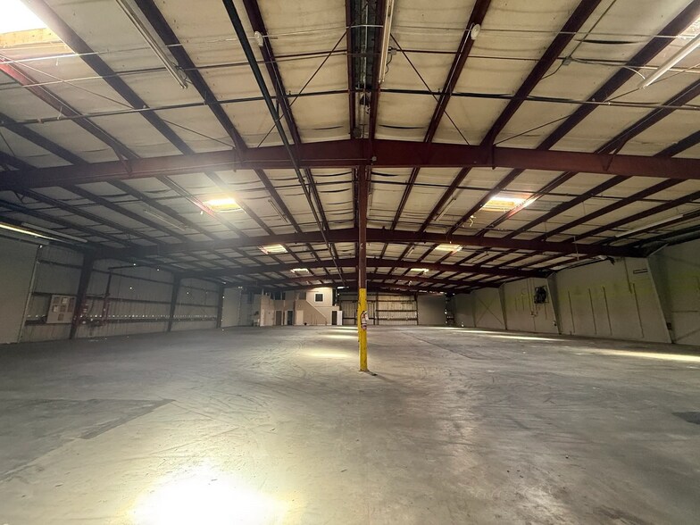 More Photos Of 1600 SW 17th Ave, Ocala Warehouse For Lease