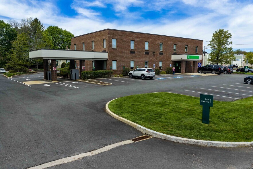 More Photos Of 175 Great Rd, Bedford Medical For Lease