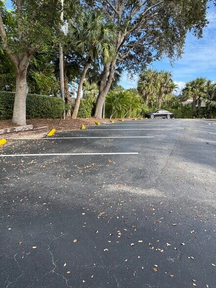 More Photos Of 835 SE Osceola St, Stuart Office Residential For Sale