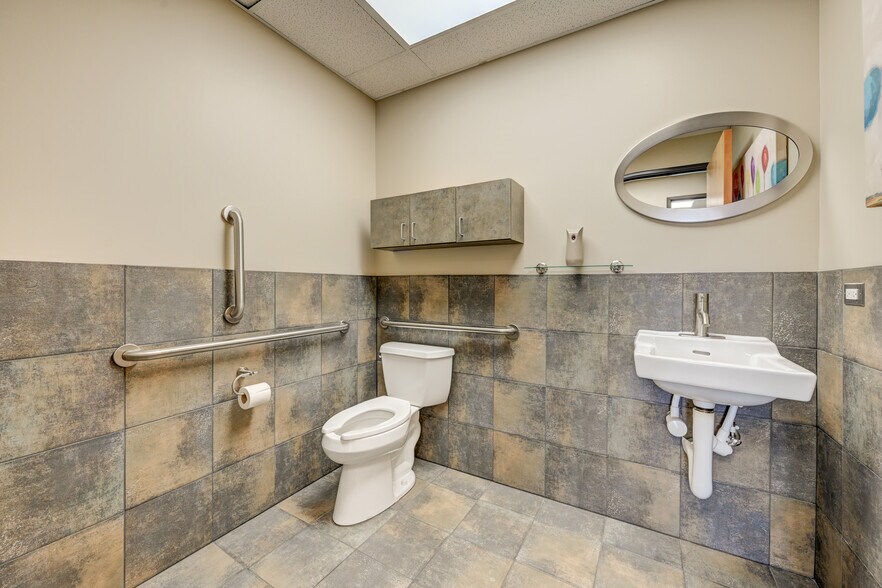 More Photos Of 4045 N Wadsworth Blvd, Wheat Ridge Office For Sale