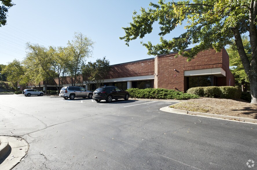 More Photos Of 4000 Dekalb Technology Pky, Atlanta Light Distribution For Lease