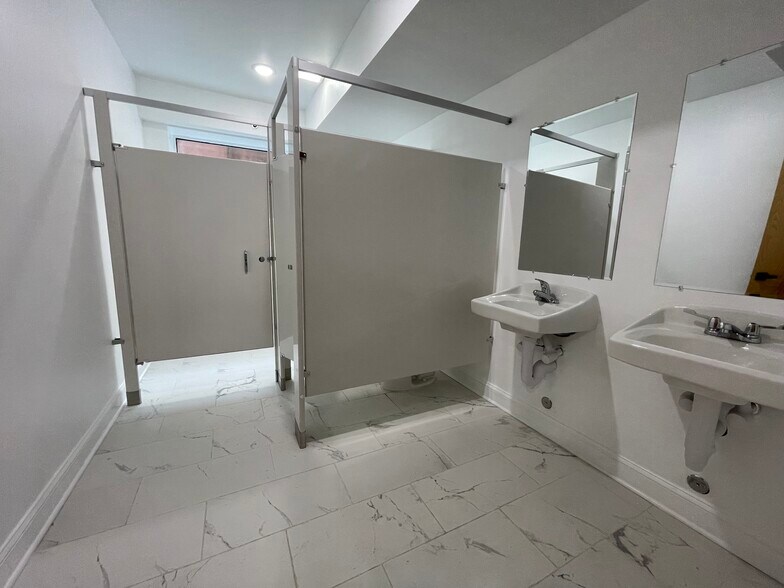 More Photos Of 103 Bayard St, New Brunswick Apartments For Lease