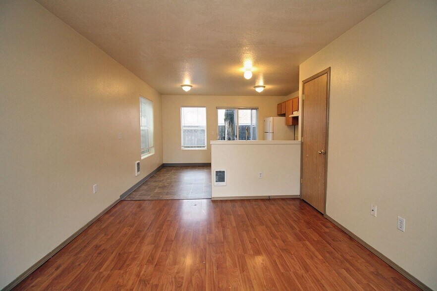 More Photos Of 3548 SE 119th St, Portland Apartments For Sale