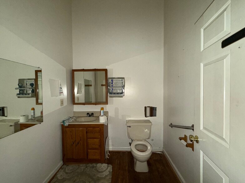 More Photos Of 2924 Marshall Hall Rd, Bryans Road Service For Sale