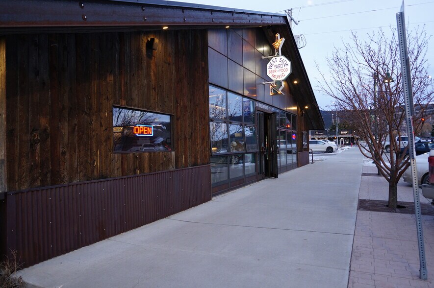 More Photos Of 31 W Center St, Victor Restaurant For Lease