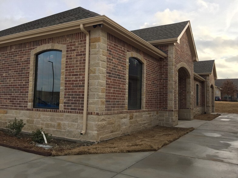 More Photos Of 318 W FM 544, Murphy Medical For Sale