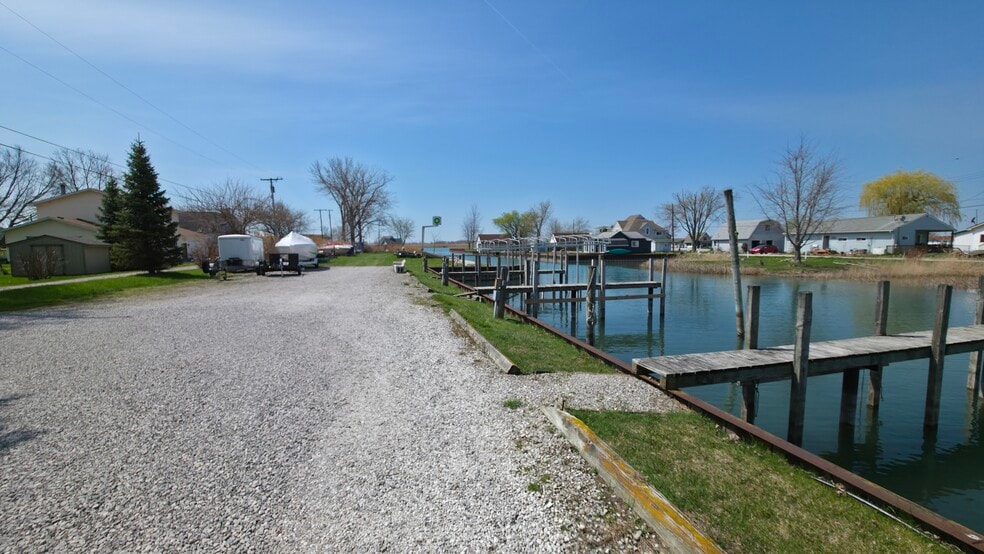 More Photos Of 7116 McDonald St, Harsens Island Marina For Sale